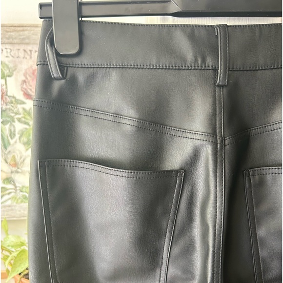Black faux leather Zara size 36 pant ‘90s - Picture 2 of 8